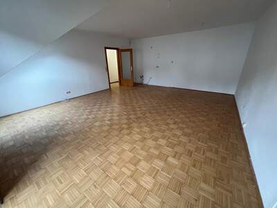 Etagenwohnung kaufen in 4663 Laakirchen