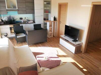 Wohnung mit Balkon kaufen in 51260 Crikvenica (Bild 4)