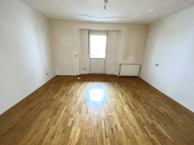 Altbauwohnung mit Balkon mieten in 8020 Graz (Bild 2)