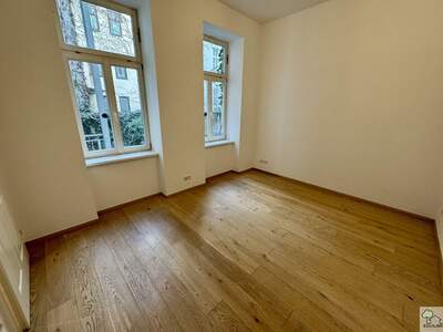 Altbauwohnung mit Balkon kaufen in 1180 Wien (Bild 3)