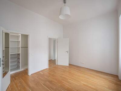 Altbauwohnung mit Balkon kaufen in 1070 Wien (Bild 4)