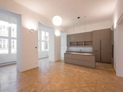 Altbauwohnung mit Balkon mieten in 1010 Wien (Bild 5)