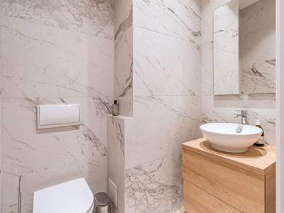 Altbauwohnung mit Balkon kaufen in 1070 Wien (Bild 5)