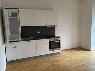 Altbauwohnung mit Balkon mieten in 8020 Graz (Bild 1)