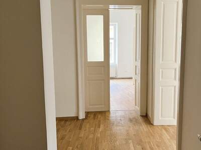 Altbauwohnung mit Balkon mieten in 8010 Graz (Bild 5)