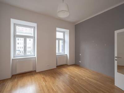 Altbauwohnung mit Balkon kaufen in 1070 Wien (Bild 3)