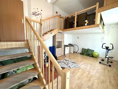 Altbauwohnung mit Balkon kaufen in 8020 Graz (Bild 2)