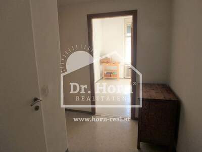 Altbauwohnung mit Balkon mieten in 8010 Graz (Bild 2)