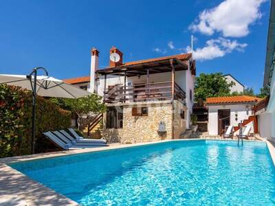 Haus kaufen in 51516 Vrbnik (Bild 2)