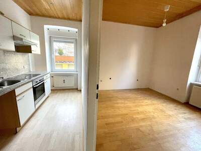 Altbauwohnung mit Balkon kaufen in 8020 Graz (Bild 1)