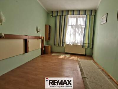 Mehrfamilienhaus kaufen in 2130 Mistelbach (Bild 5)