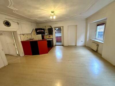 Altbauwohnung mit Balkon mieten in 8020 Graz (Bild 1)