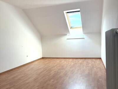 Altbauwohnung mit Balkon mieten in 8680 Mürzzuschlag (Bild 3)