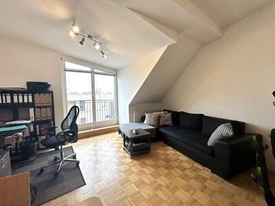 Altbauwohnung mit Balkon mieten in 8010 Graz (Bild 3)