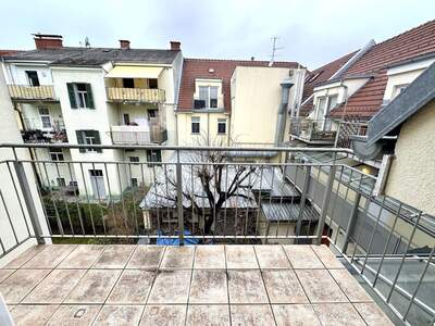 Altbauwohnung mit Balkon mieten in 8020 Graz (Bild 3)
