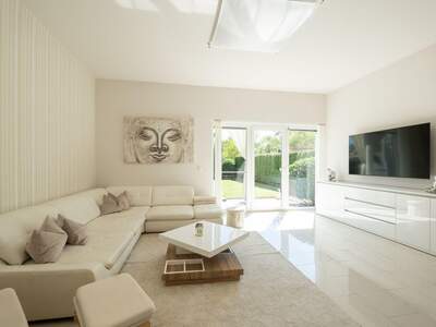 Wohnung mit Balkon kaufen in 8053 Graz