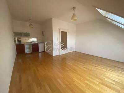 Altbauwohnung mieten in 8010 Graz (Bild 1)