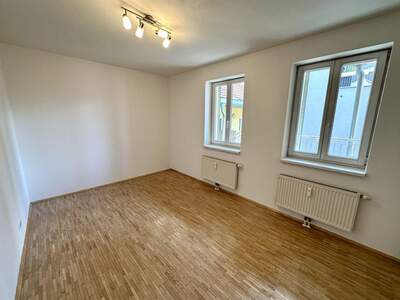 Altbauwohnung mit Balkon mieten in 8010 Graz (Bild 4)
