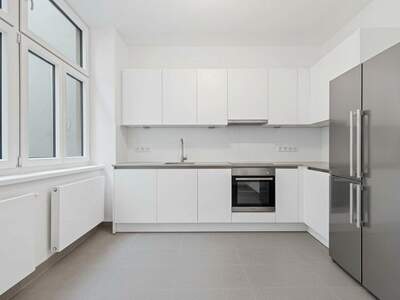 Altbauwohnung mit Balkon kaufen in 1180 Wien (Bild 2)