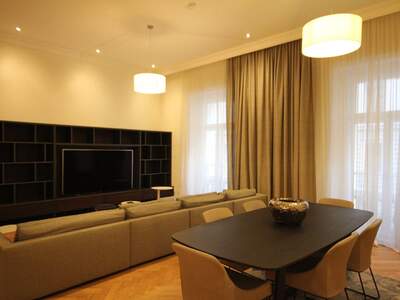 Altbauwohnung mieten in 1010 Wien (Bild 1)