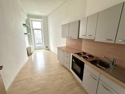 Altbauwohnung mit Balkon mieten in 8010 Graz (Bild 3)