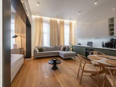 Altbauwohnung kaufen in 1070 Wien (Bild 2)