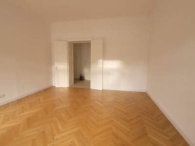 Altbauwohnung mit Balkon mieten in 8010 Graz (Bild 4)