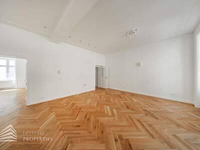 Altbauwohnung mit Balkon kaufen in 1040 Wien (Bild 2)
