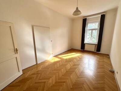 Altbauwohnung mit Balkon mieten in 8010 Graz (Bild 3)