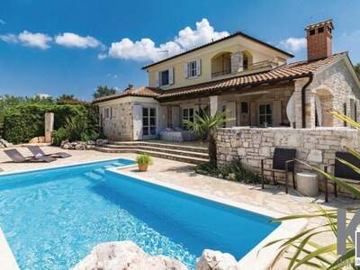 Haus kaufen in 52440 Porec (Bild 1)