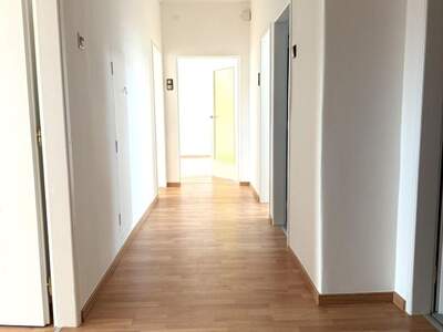 Altbauwohnung mit Balkon mieten in 8680 Mürzzuschlag (Bild 1)