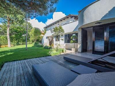 Haus kaufen in 52466 Novigrad (Bild 1)