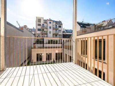 Altbauwohnung mit Balkon kaufen in 1160 Wien (Bild 1)