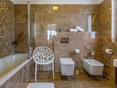 Wohnung mit Balkon kaufen in 52210 Rovinj (Bild 3)