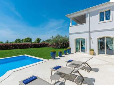 Haus kaufen in 52440 Porec (Bild 4)