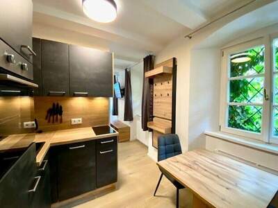 Altbauwohnung kaufen in 6060 Hall (Bild 1)