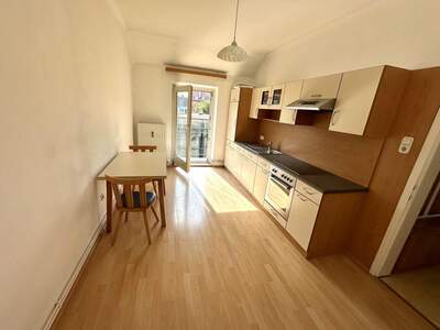 Altbauwohnung mit Balkon kaufen in 8010 Graz (Bild 3)