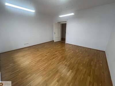 Altbauwohnung mit Balkon mieten in 8010 Graz (Bild 2)