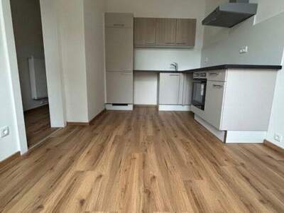 Altbauwohnung mit Balkon mieten in 8020 Graz (Bild 1)