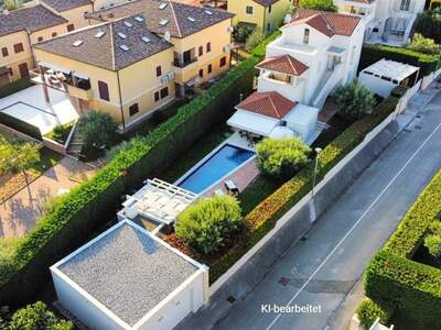 Haus mit Garten kaufen in 52466 Novigrad (Bild 1)