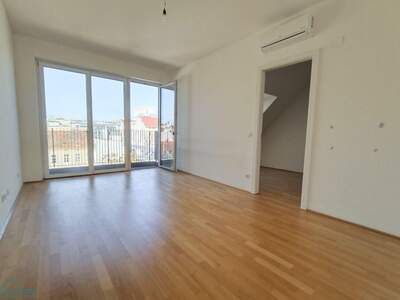 Altbauwohnung mit Balkon mieten in 1070 Wien (Bild 2)