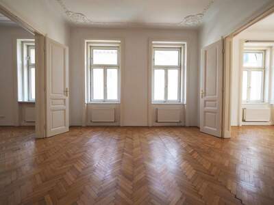 Altbauwohnung mit Balkon mieten in 1070 Wien