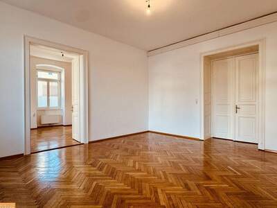 Altbauwohnung mit Balkon mieten in 4810 Gmunden (Bild 3)