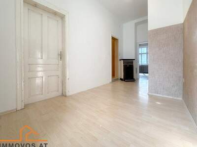 Altbauwohnung mit Balkon kaufen in 1100 Wien 10. (Bild 2)