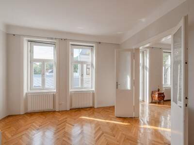 Altbauwohnung mit Balkon mieten in 2340 Mödling (Bild 1)