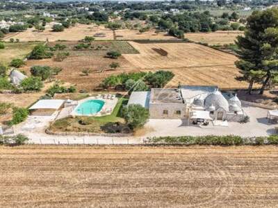 Haus mit Garten kaufen in 74015 Martina Franca (Bild 1)