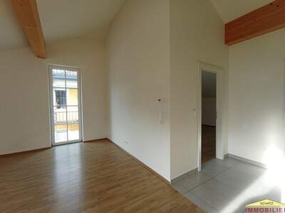 Altbauwohnung mit Balkon mieten in 2565 Weissenbach (Bild 2)