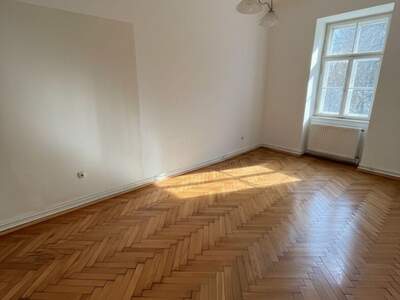 Altbauwohnung mit Balkon mieten in 8010 Graz (Bild 2)