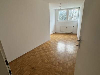 Altbauwohnung mit Balkon mieten in 8010 Graz (Bild 3)