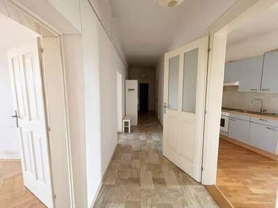 Altbauwohnung mit Balkon mieten in 8010 Graz (Bild 3)